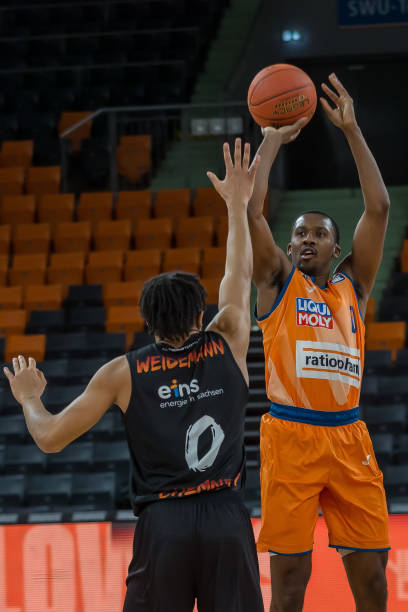 凳席上默默 凳席上默默